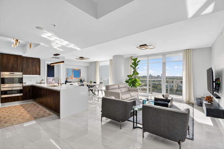Property Photo:  1180 N Federal Highway 1409  FL 33304 