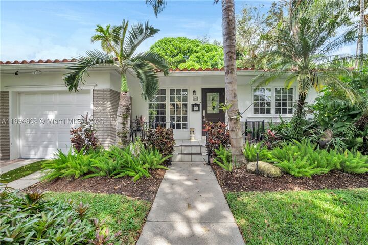 Property Photo:  817 Venetia Ave  FL 33134 
