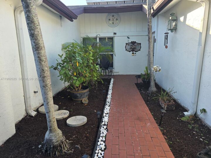 Property Photo: 10610 SW 128th Ave FL 33186