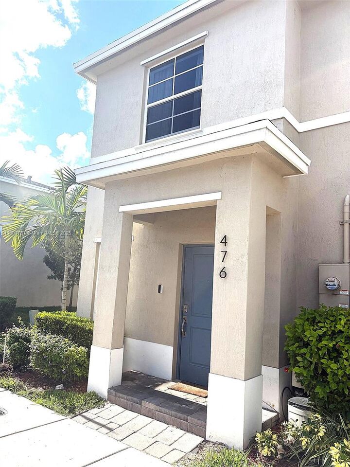 Property Photo:  476 NE 5th St 0  FL 33034