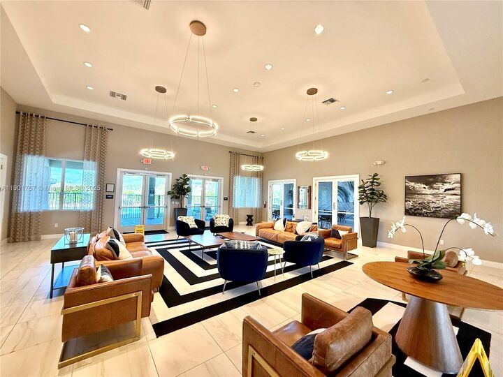 Property Photo:  476 NE 5th St 0  FL 33034 