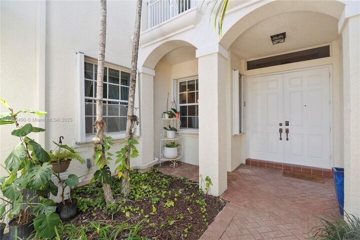 Property Photo:  19542 Embassy Ct  FL 33179