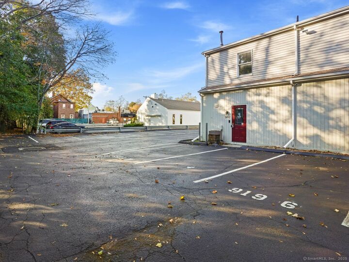 Property Photo:  919 Stratford Avenue Ste 7  CT 06615