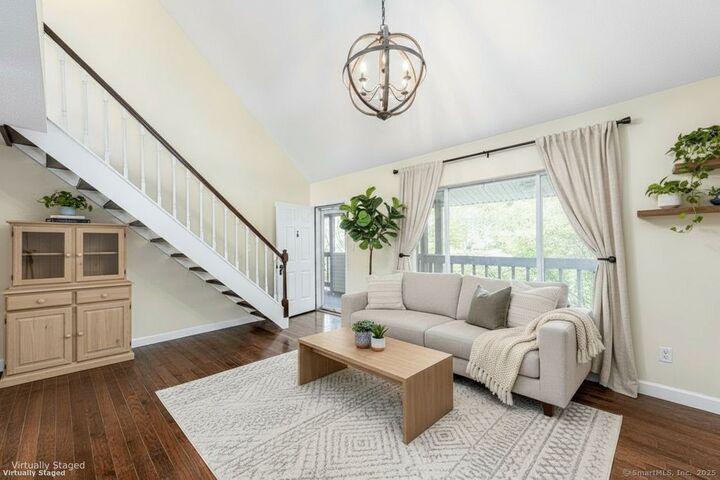 Property Photo:  365 Woodford Avenue Apt 6  CT 06062