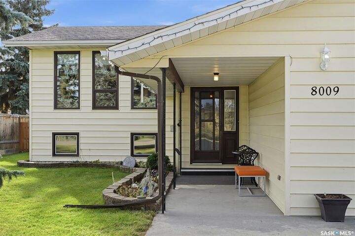 Property Photo:  8009 5th Street  SK S0K 3R0