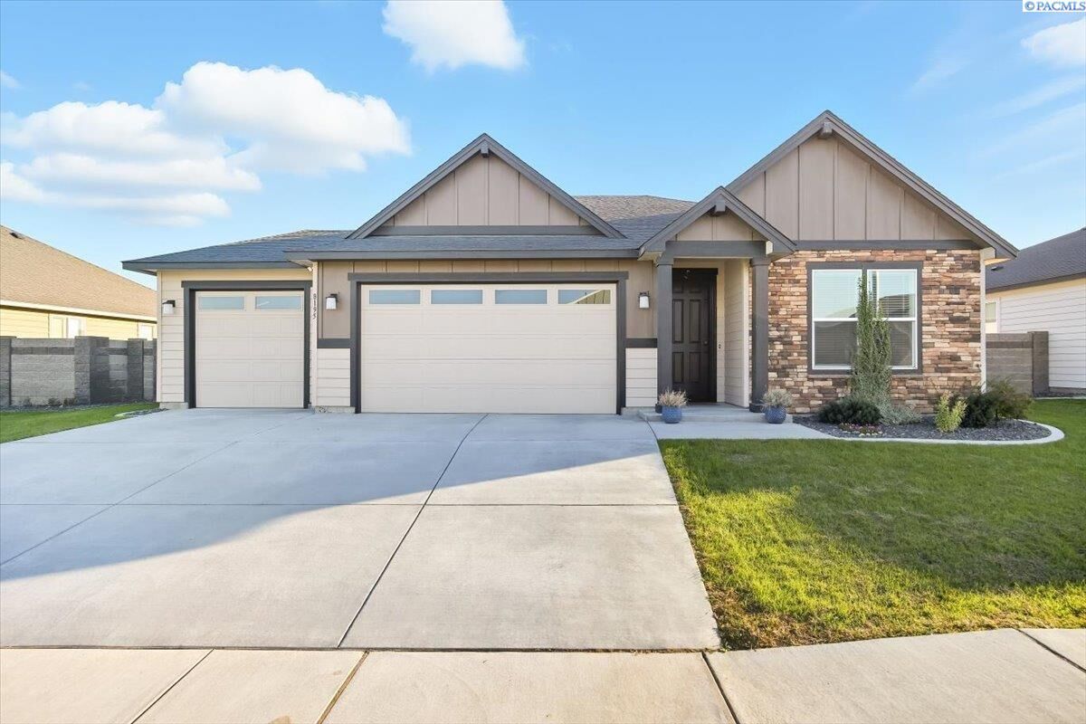 Property Photo:  8195 Lennox St  WA 99353