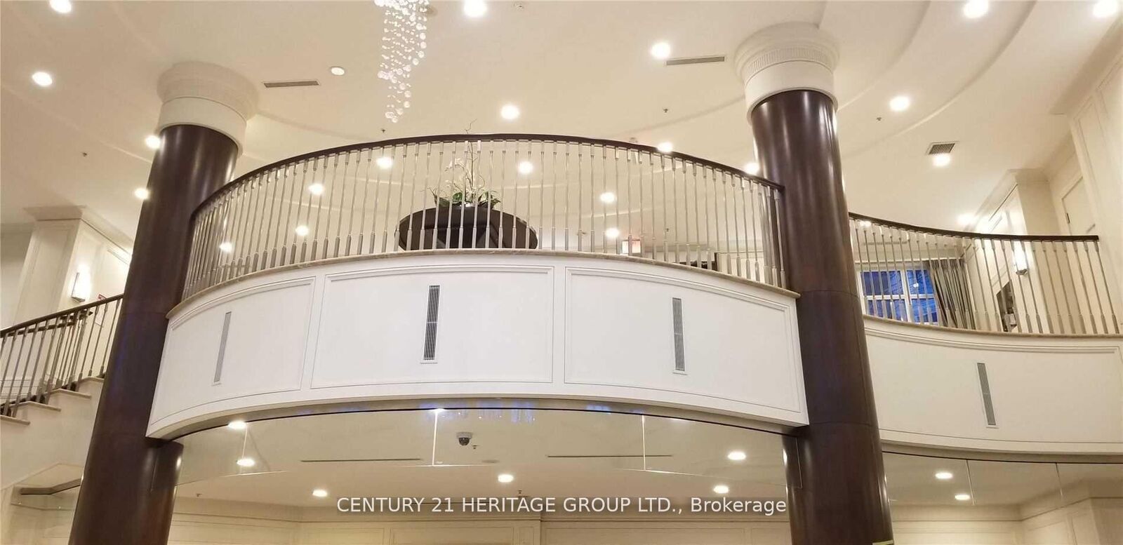 Property Photo:  20 Bloorview Place 1016  ON M2J 0A6