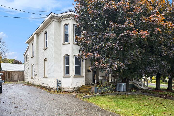 Property Photo:  17 Elmsley Street S  ON K7A 3P1