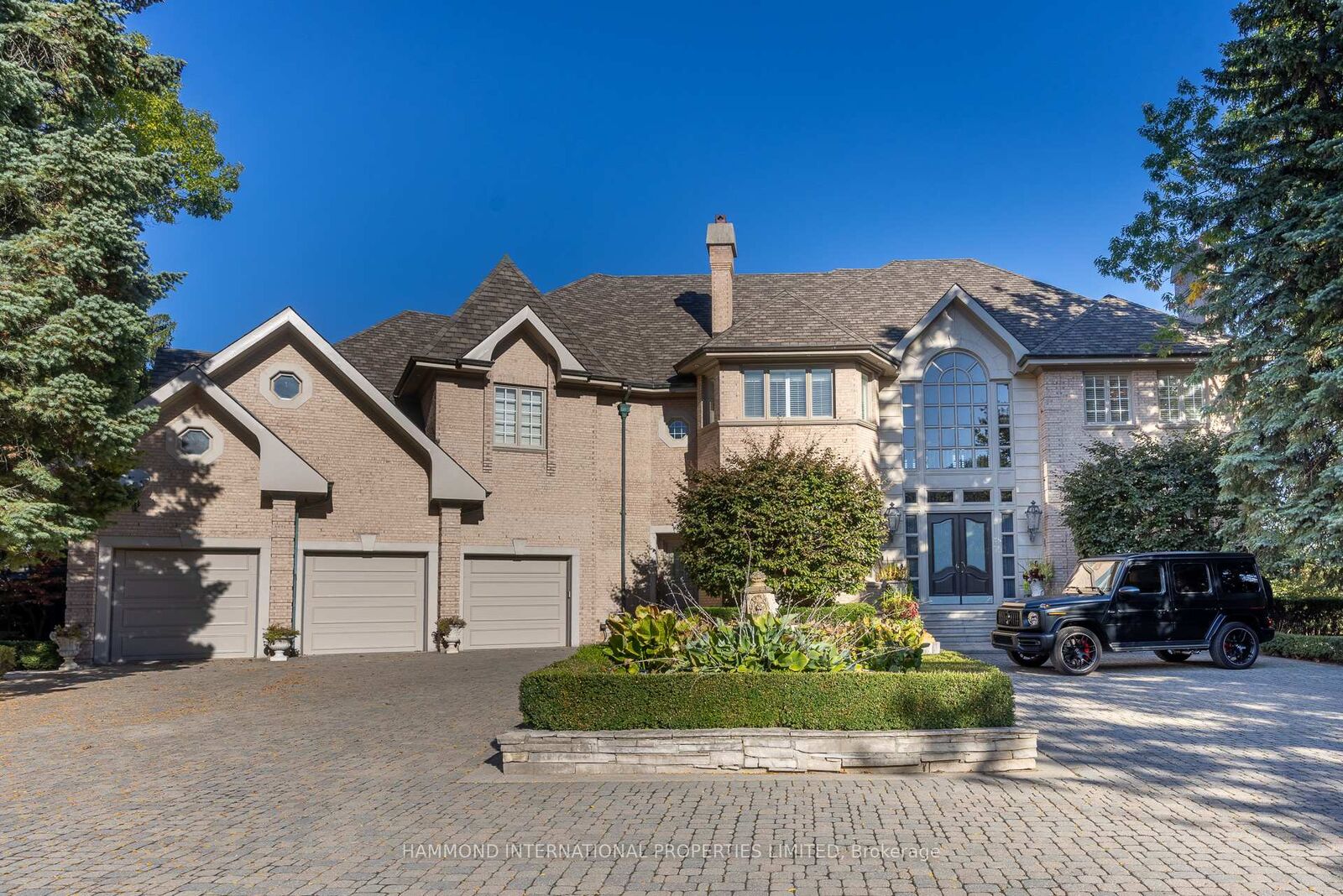 Property Photo: 48 Old Park Lane ON L4B 2L3