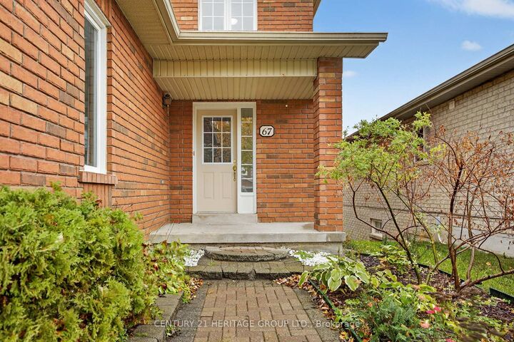 Property Photo:  67 Ruffet Drive  ON L4N 0N8