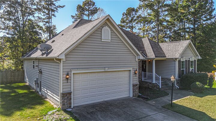 Property Photo:  9331 Ashwood Court  VA 23168