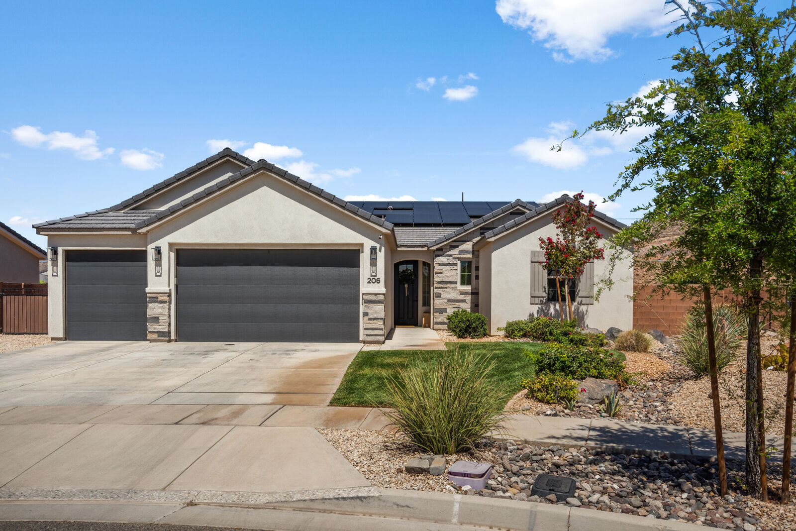 Property Photo:  206 N Sage Crest Cir  UT 84780 