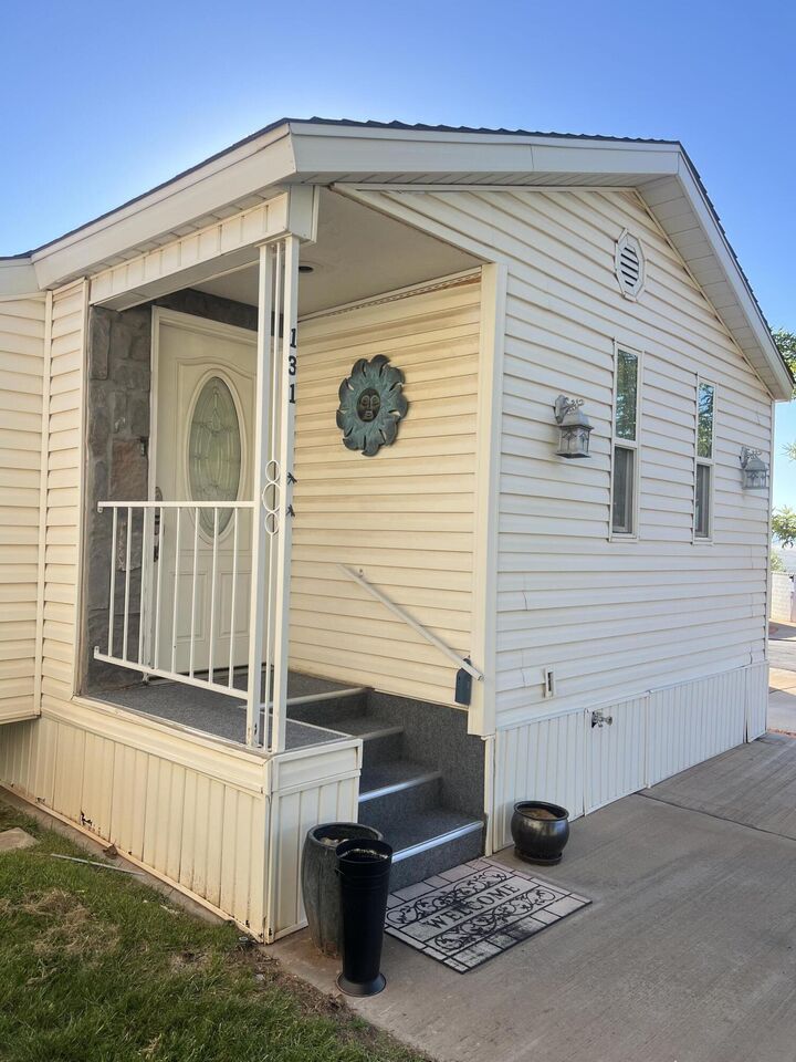 Property Photo:  1150 W Red Hills Parkway 131  UT 84780
