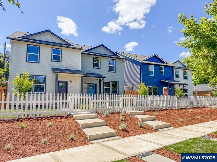 Property Photo:  1162-1174 7th St NW  OR 97304 