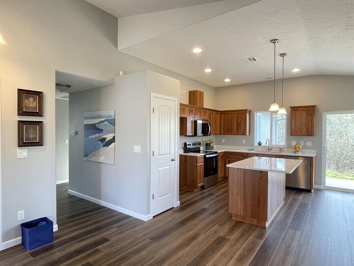 Property Photo:  1230 Hop St SW  OR 97321 