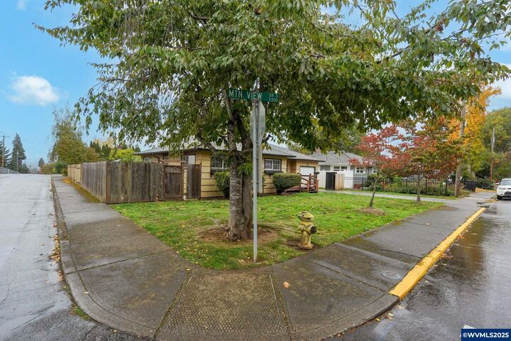 Property Photo:  2310 Mountain View Dr  OR 97302