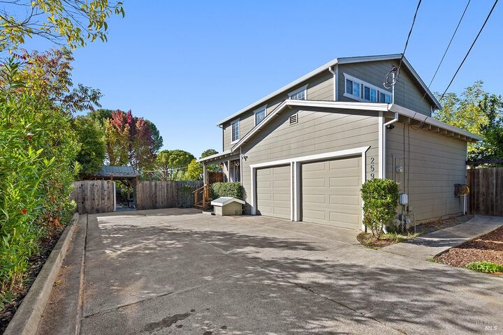 Property Photo:  2595 Hardies Lane  CA 95403