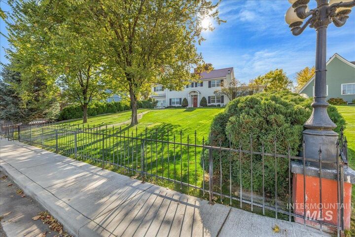 Property Photo:  1623 Park Avenue  ID 83687