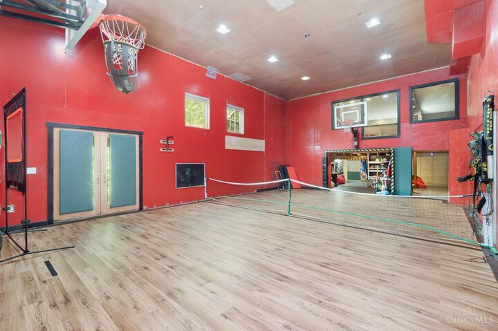 Property Photo:  1753 E Cove Circle  IN 47025