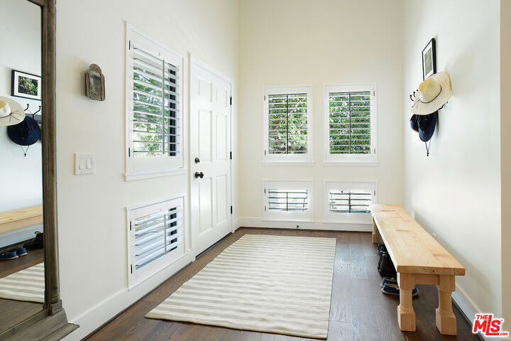 Property Photo:  17258 Palisades Cir  CA 90272 