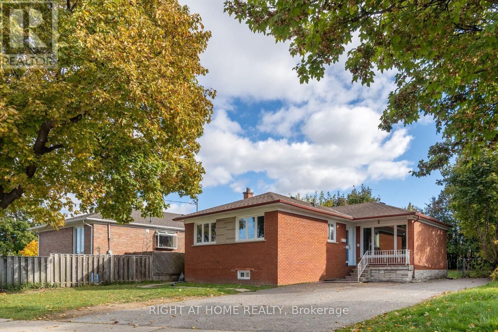 Property Photo: 7 Westhumber Boulevard 7A ON M3B 0A7