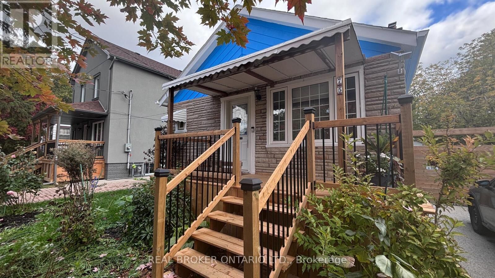 Property Photo: 75 Vanbrugh Avenue Lower ON M1N 3T1