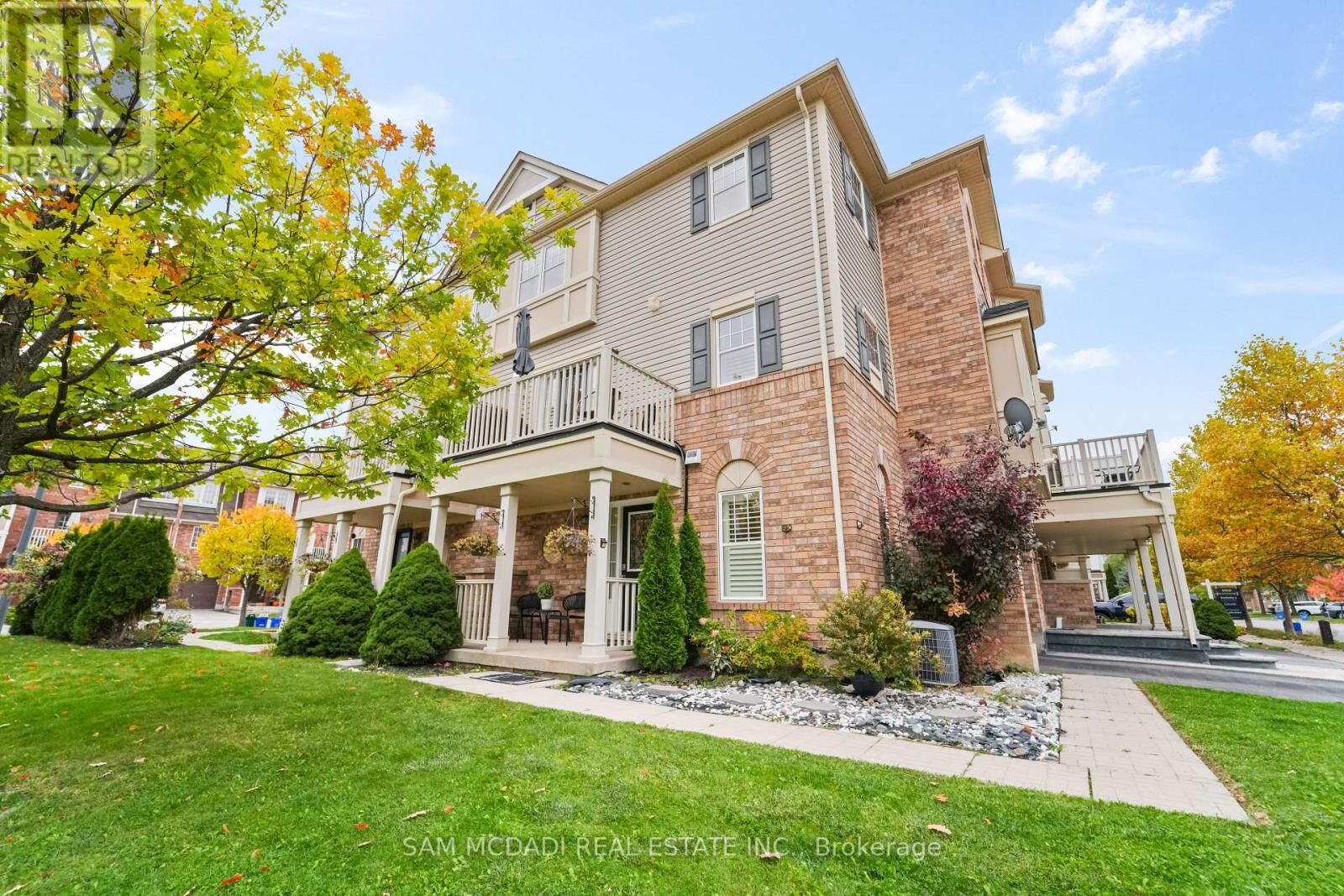 Property Photo: 917 Burrows Gate ON L9T 0K7