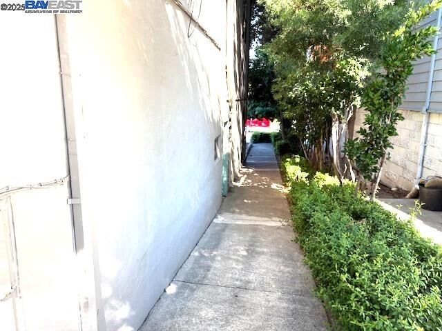 Property Photo: 22369 Main St CA 94541