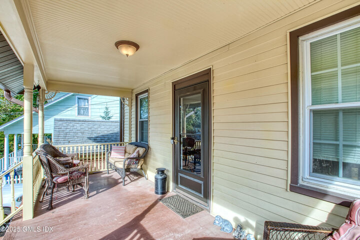 Property Photo:  5 Hervey Street  CT 06830 