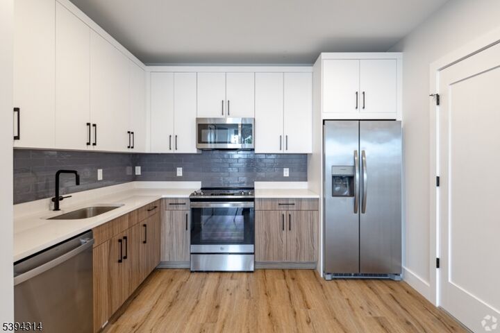 Property Photo:  67 Summer Ave  NJ 07104 