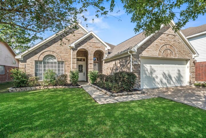 Property Photo:  2826 Foxden Drive  TX 77584