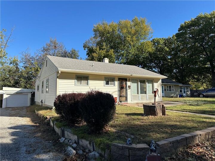 Property Photo: 2015 Barkley Lane MO 64501