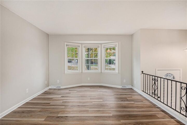 Property Photo: 7000 NW Belvidere Parkway MO 64152