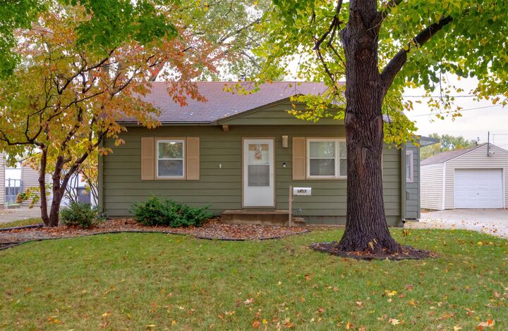 Property Photo:  3417 59th Street  IA 50322