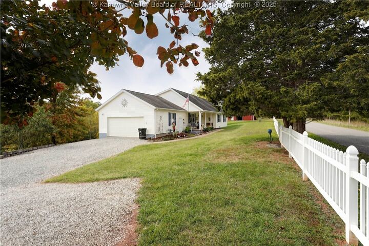 Property Photo: 4274 Steele Ridge Road WV 25168