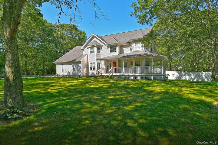 187 Robinson Avenue  Medford NY 11763 photo