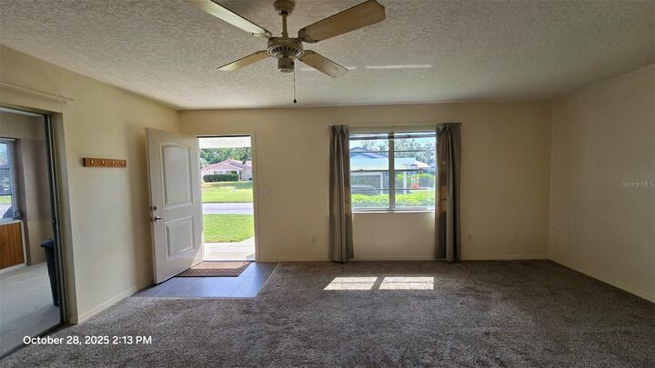 Property Photo: 1826 Foxhunt Drive B FL 33573