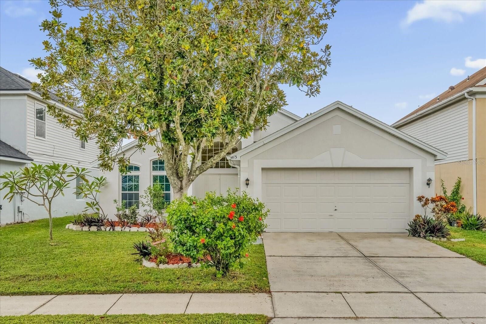 Property Photo:  813 Garden Glen Loop  FL 32746