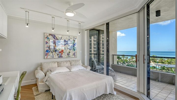 Property Photo:  1211 Gulf Of Mexico Drive 301  FL 34228 