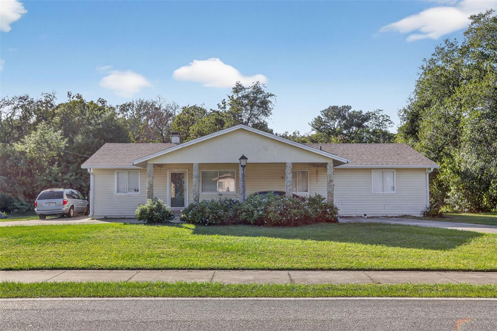 Property Photo:  1508 Balmy Beach Drive  FL 32703