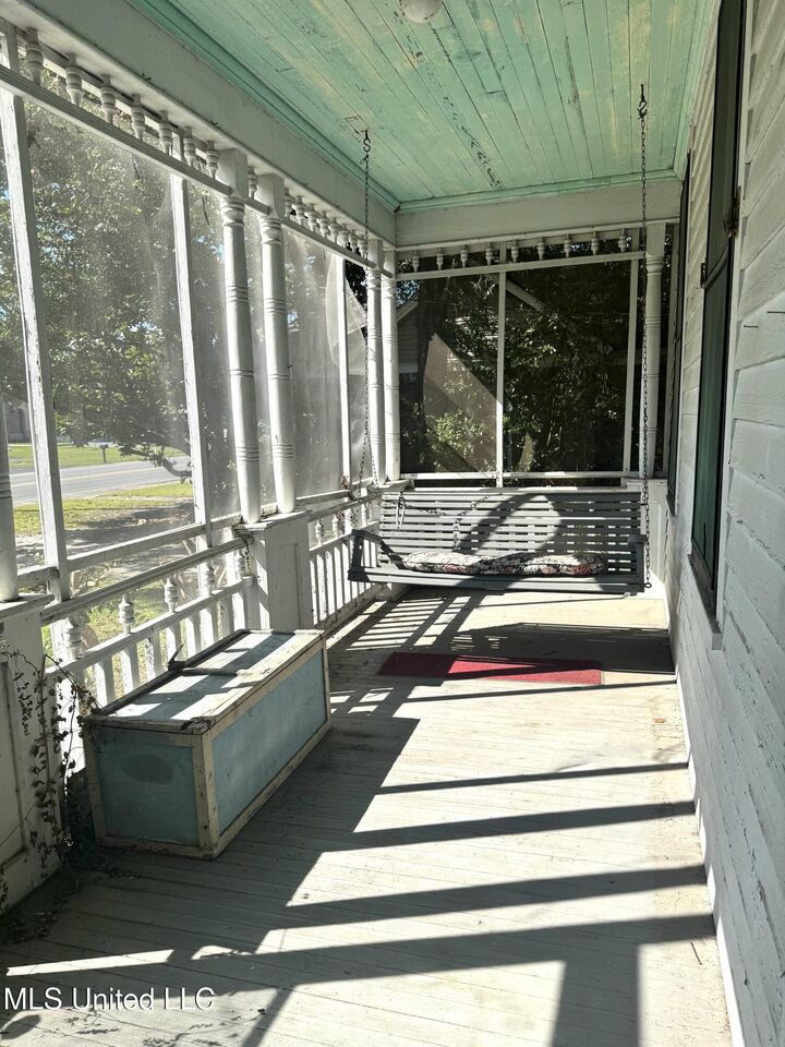 Property Photo:  4219 Bellview Avenue  MS 39563