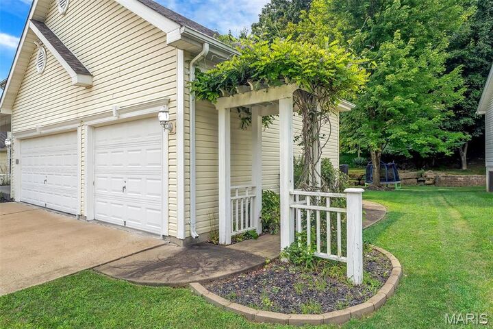 Property Photo:  17242 Hilltop Ridge Drive  MO 63025 