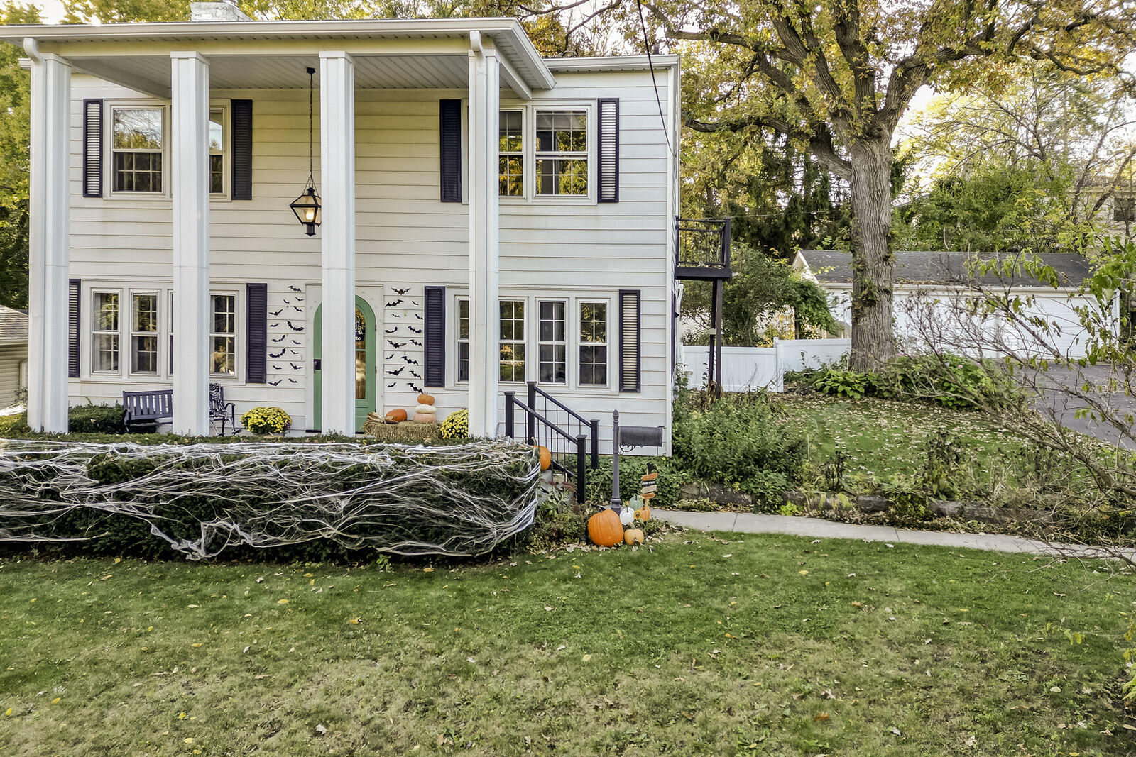 Property Photo:  1516 Pleasant View Ave  WI 53188