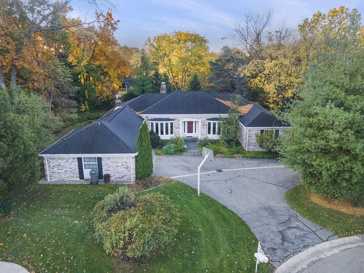 616 Saint Andrews Court SE  Grand Rapids MI 49546 photo