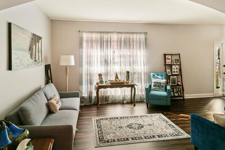 Property Photo: 338 Millstream Lane IL 60543