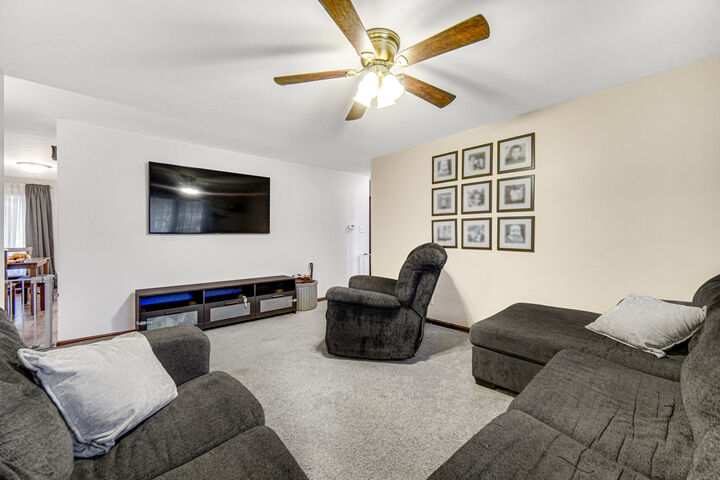 Property Photo: 1069 Flamingo Lane IL 60915