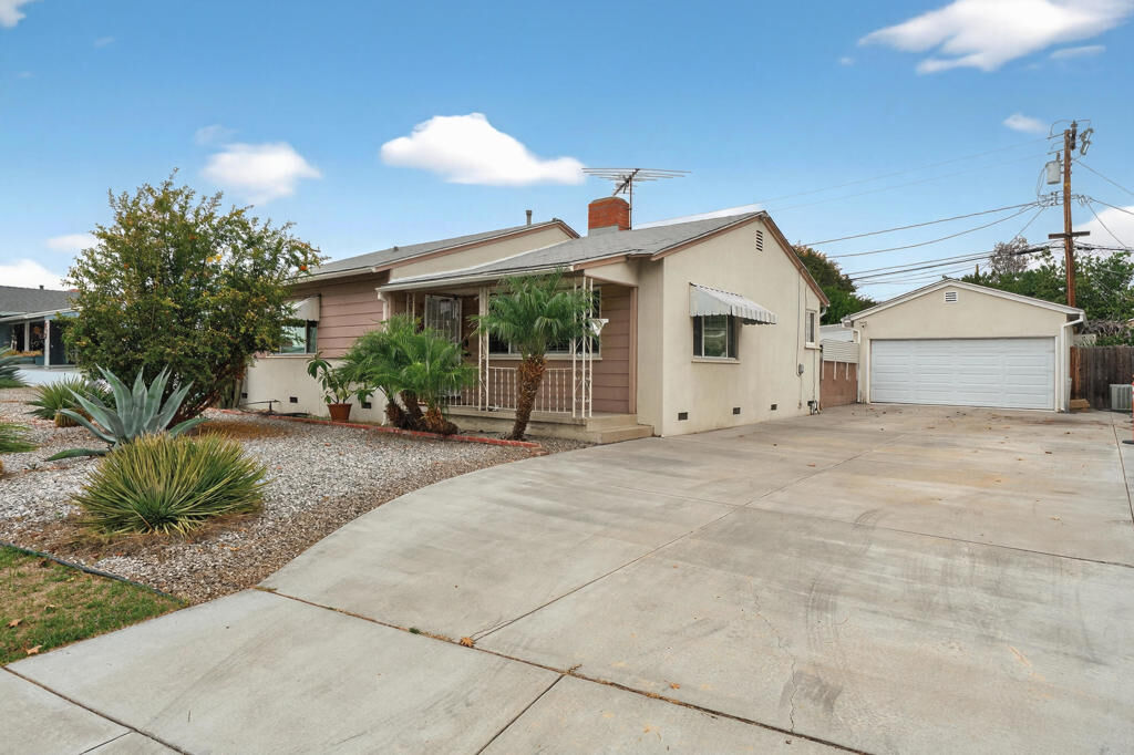 Property Photo: 13327 Foxley Drive CA 90602