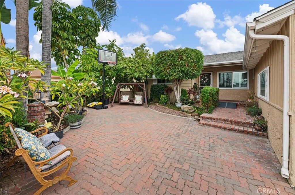 Property Photo:  11514 Mollyknoll  CA 90604 