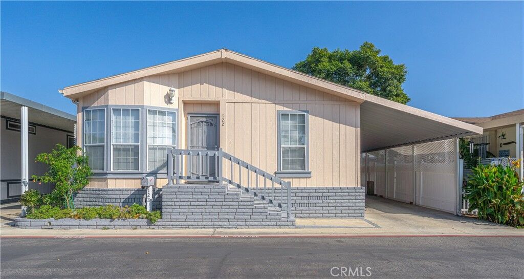 Property Photo:  122 Hornbeam  CA 92708 