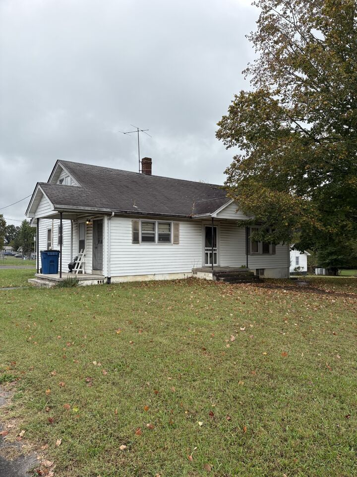 Property Photo: 503 Oak Dr TN 37355